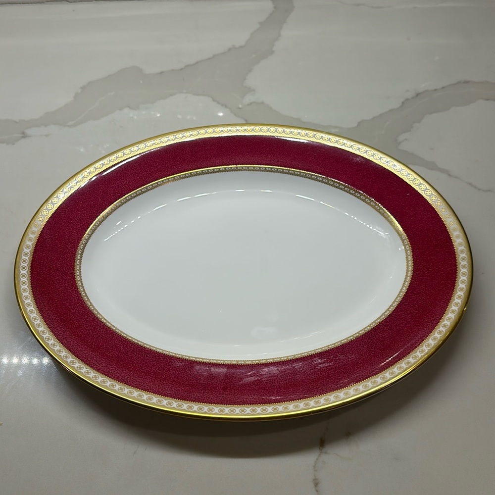 Wedgwood Ulander W1813 Ruby 14inch Oval